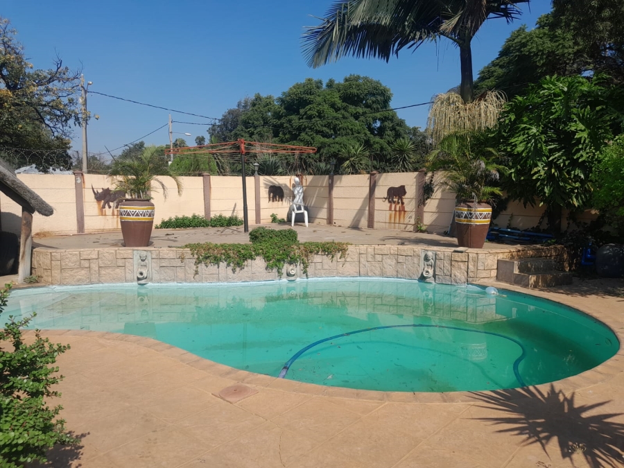 4 Bedroom Property for Sale in Oos Einde North West